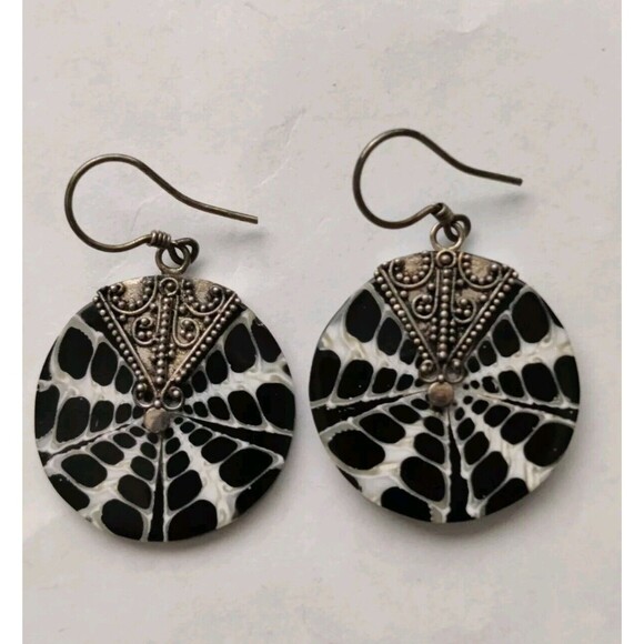 925 STERLING SILVER SPIDER WEB BLACK Auger SHELL DANGLING 1" EARRINGS